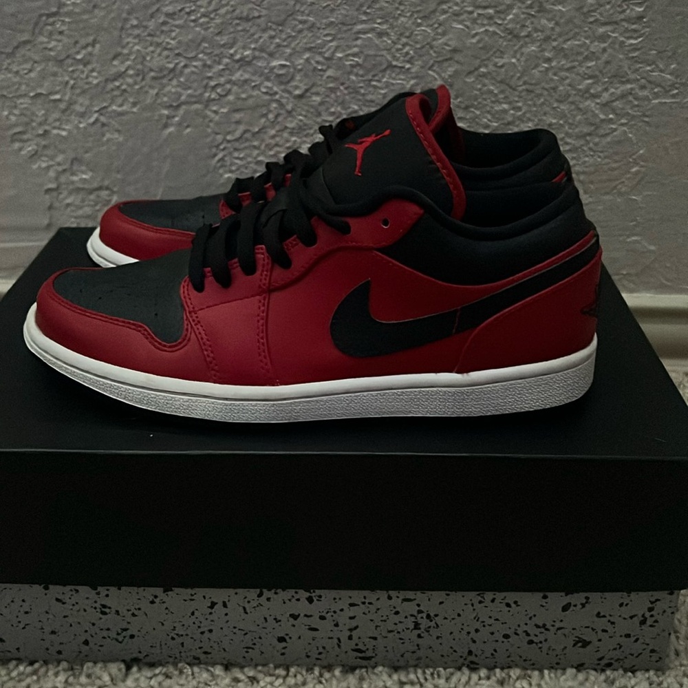 Jordan 1 size 7.5 in Men’s